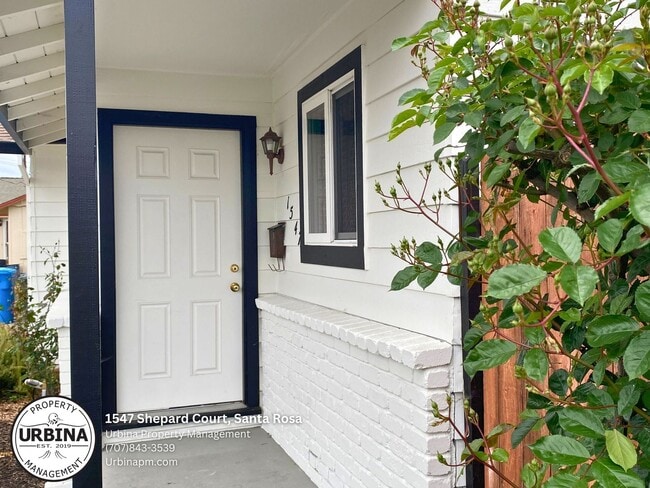 Building Photo - Great Single Level Duplex in Santa Rosa!