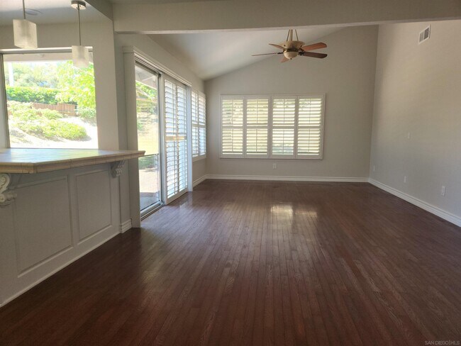 Building Photo - 5550 Calle Miramar