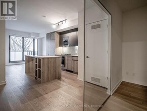 Building Photo - 430 Roncesvalles Ave