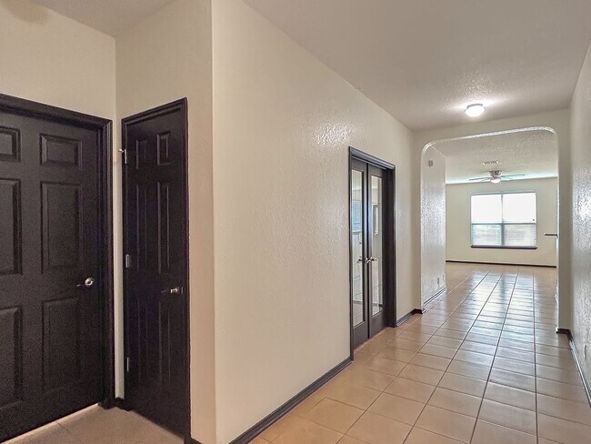 Foto del edificio - One-Story Home with Office in Bridlewood Park, Live Oak