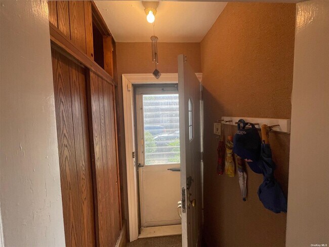 Foto del edificio - 82-61 165th St