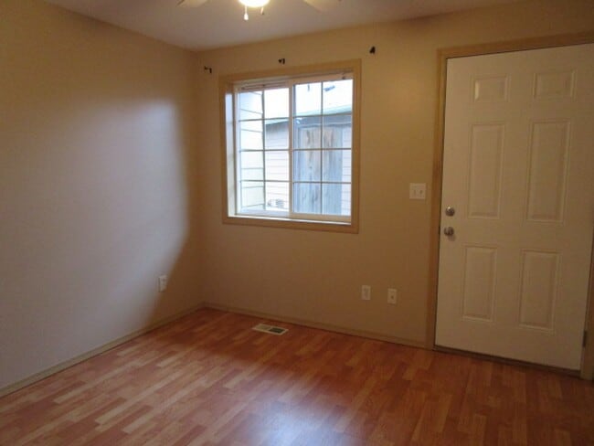 Building Photo - 1925 Wildflower Way