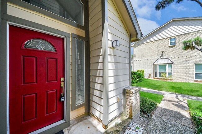 Building Photo - 742 Country Pl Dr