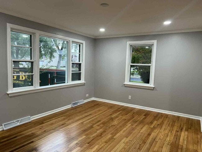 Building Photo - 7621 Odell Ave