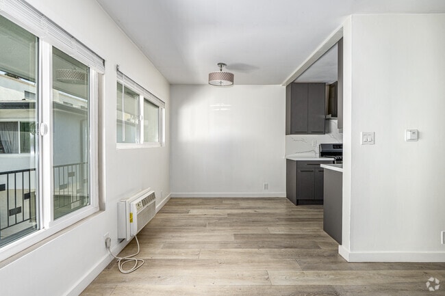 1BR, 1BA - 650SF - Dining Room - 514 S. Mariposa Ave.