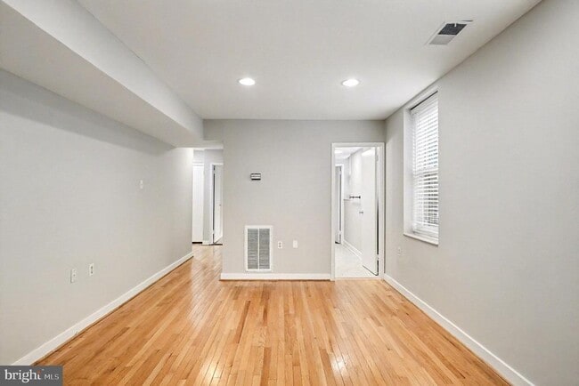 Foto del edificio - 66 New York Ave NW