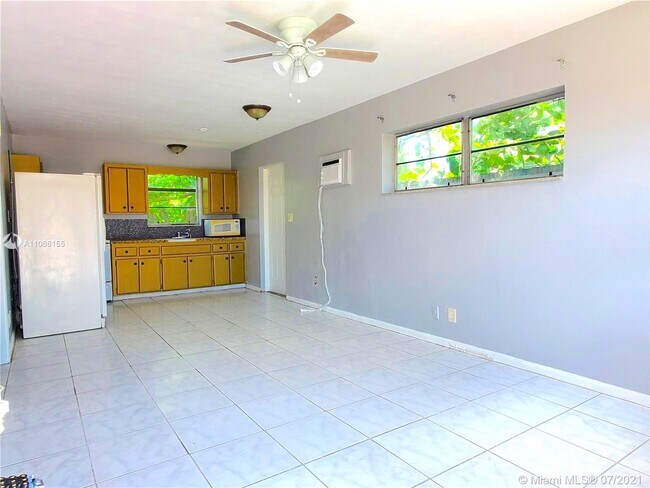 Foto del edificio - 1437 N Andrews Ave