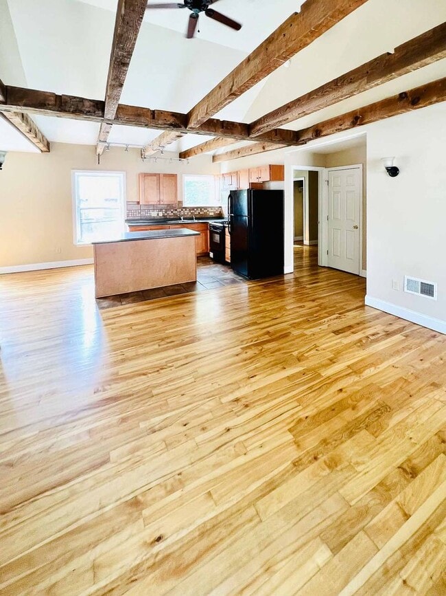 Photo - 46 King St Apartment