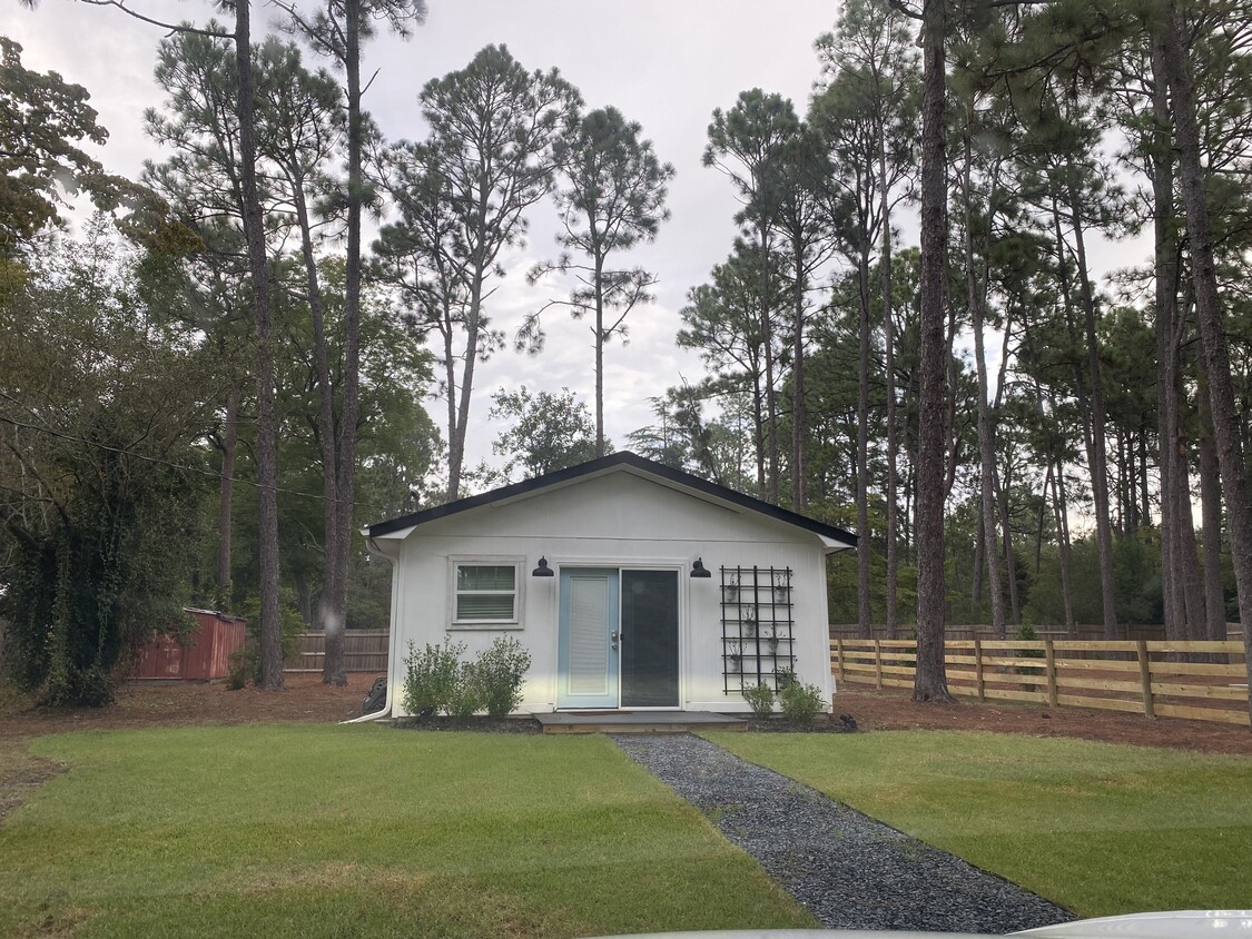 Primary Photo - 300 Thorne Rd