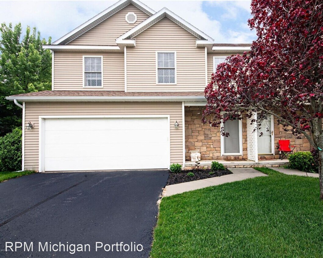Primary Photo - 4 br, 3.5 bath House - 2500 Holiday Place