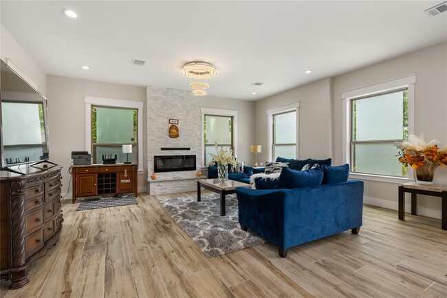 Foto del edificio - 6727 Fairfield St