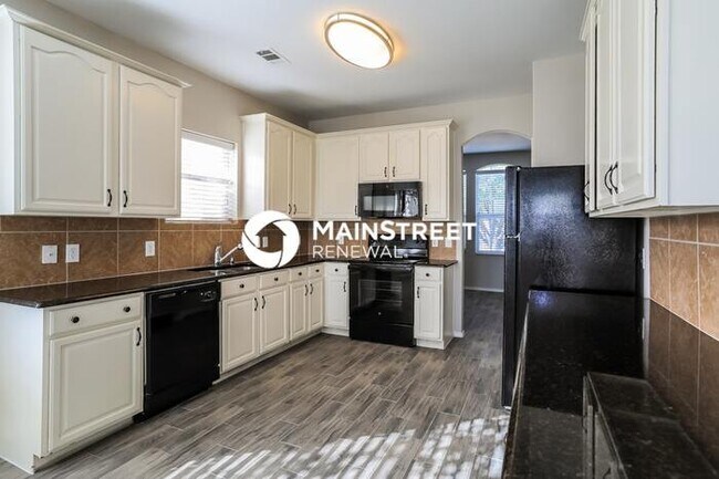 Foto del edificio - 4 Bedroom Pet-Friendly Home in Fort Worth, TX with Main Street Renewal