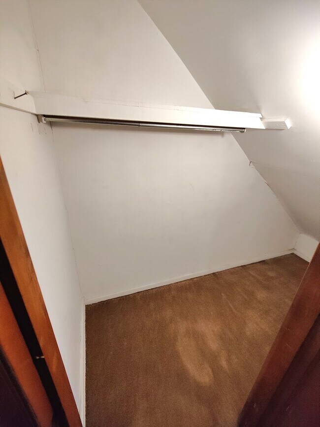 Foto del edificio - *Clean & Spacious 1BR/1BA Apartment Available in Mt. Washington*