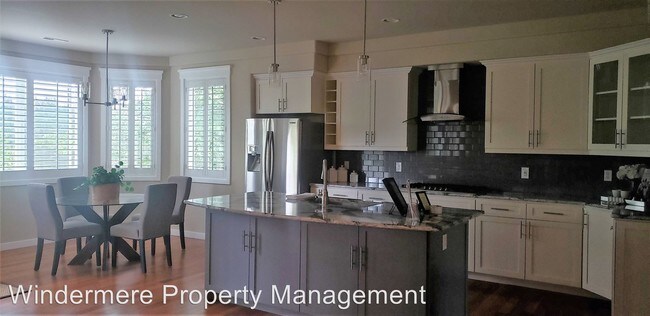Foto del edificio - 4717 E Maple Ln Cir NW