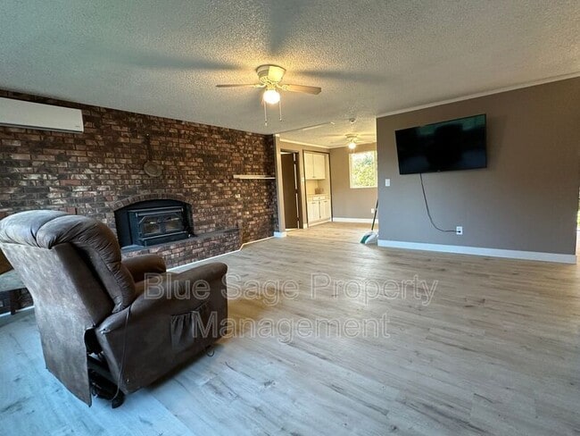 Building Photo - 43 Breeze Way