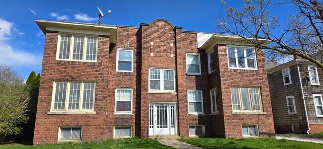 Building Photo - 115 N Chambers St
