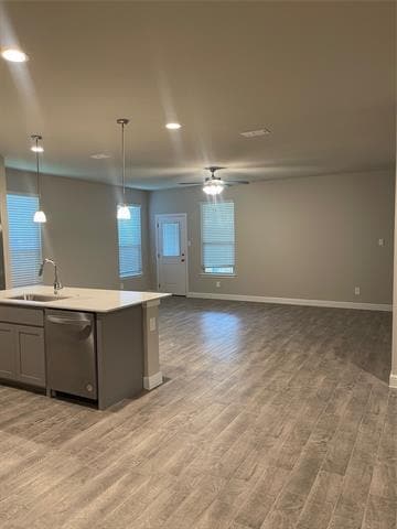 Foto del edificio - 15537 Putney Wy