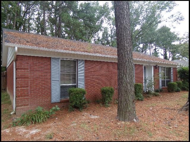 Foto del edificio - 5803 Chaucer Ln