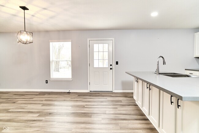 Foto del edificio - 730 N East St