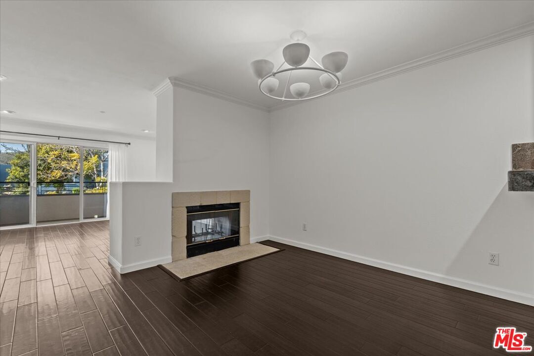 Primary Photo - 1212 Ocean Park Blvd