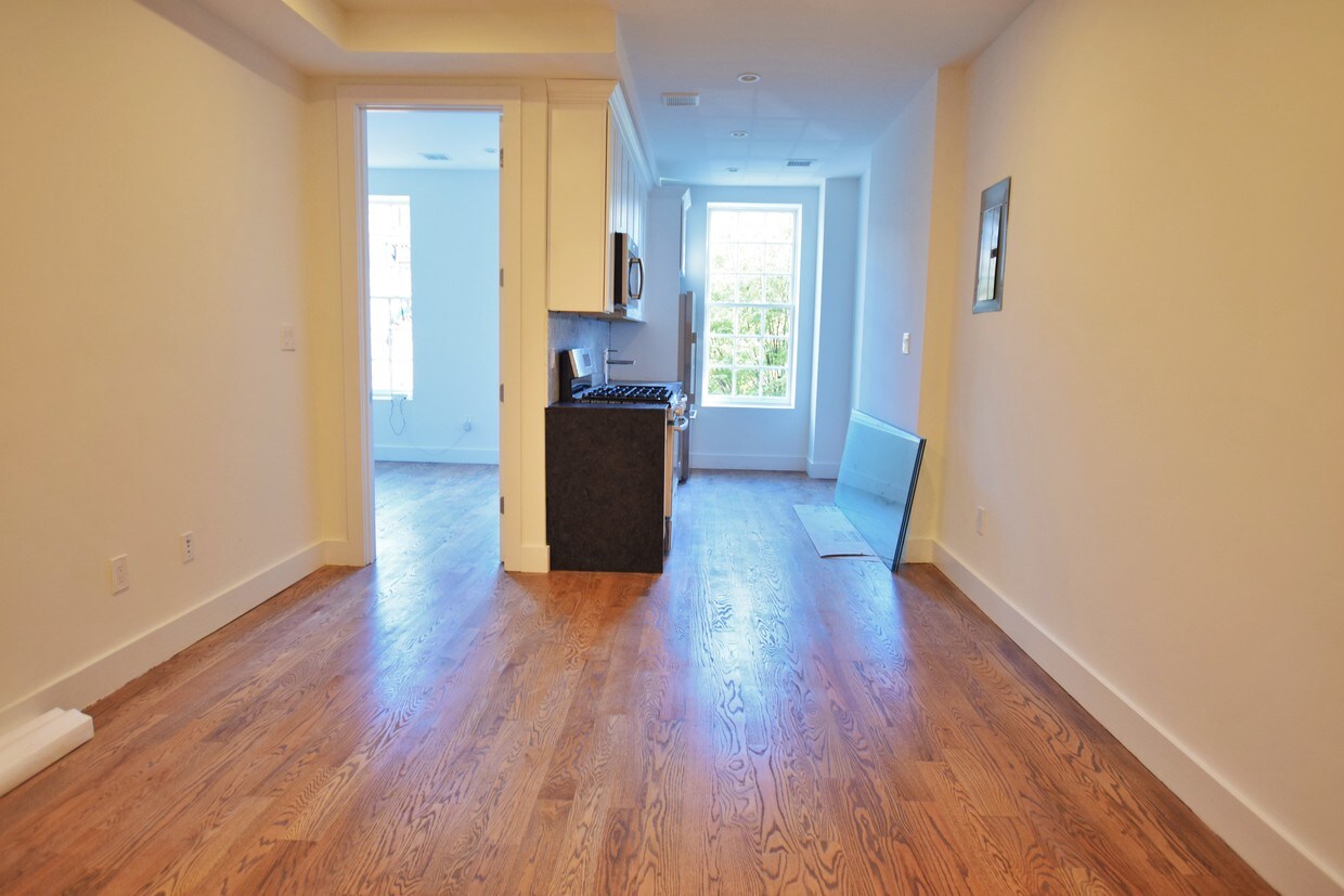 Foto principal - 935 Lafayette Ave
