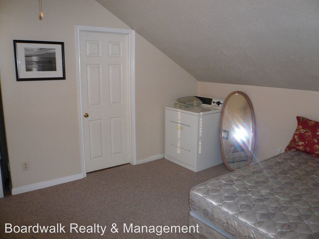 Building Photo - 1043 Straw Hat Ln