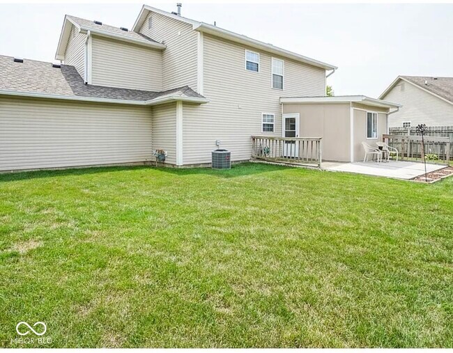 Foto del edificio - 11052 Oakspring Dr