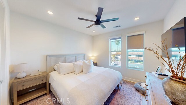 Foto del edificio - 685 W 17th St