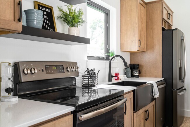 Building Photo - Tiny Home in Cedar Falls