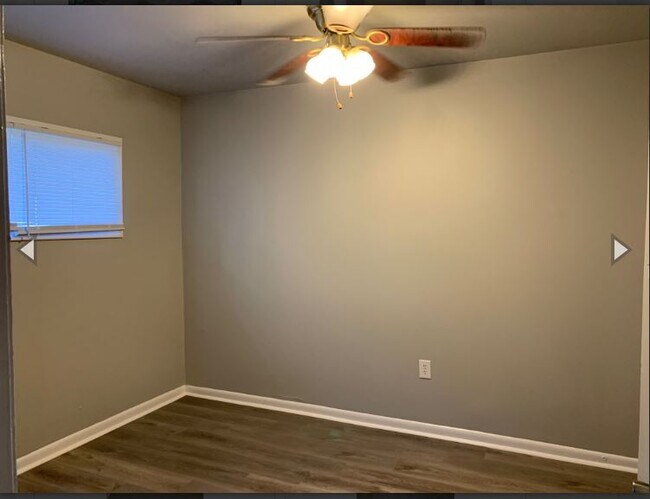 Foto del edificio - 318 Ashwood Dr