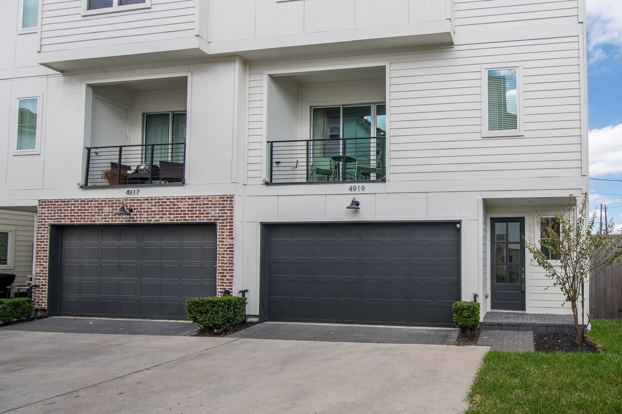 Foto principal - 4919 Avenue J