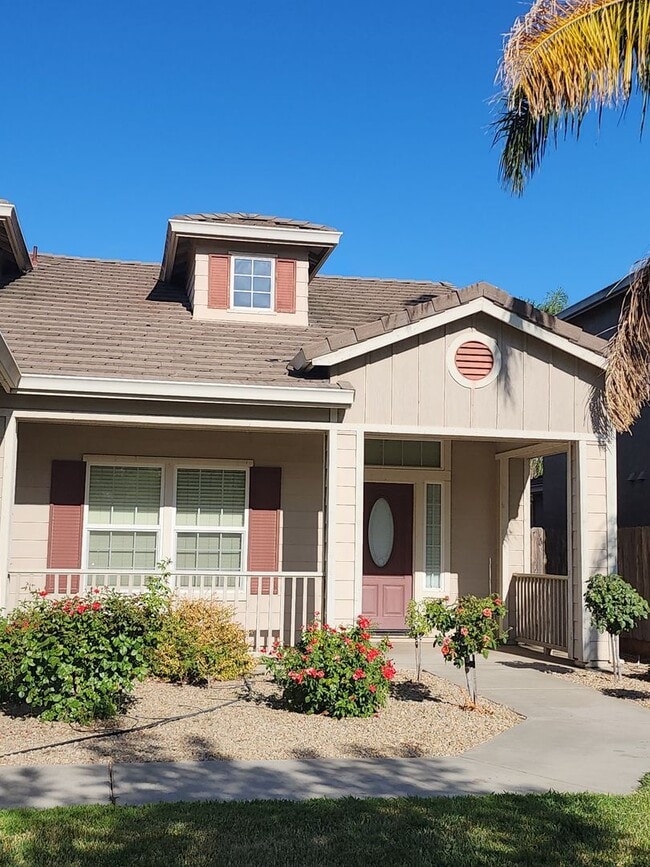 Building Photo - Turlock 4 Bedroom 2 bathroom home Near Chr...
