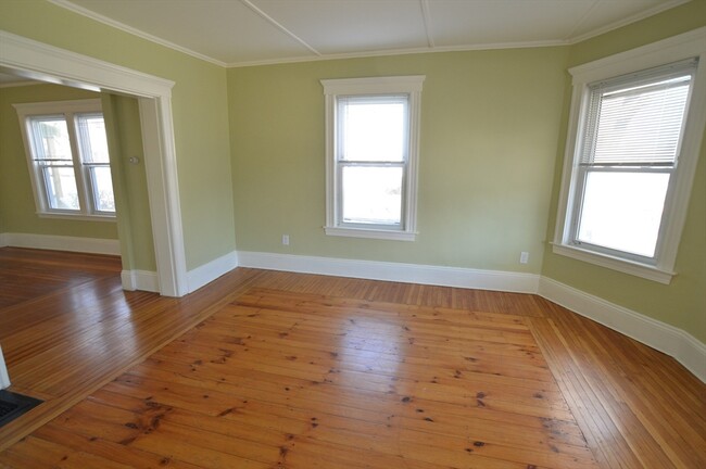 Building Photo - 11 Woodland Ave