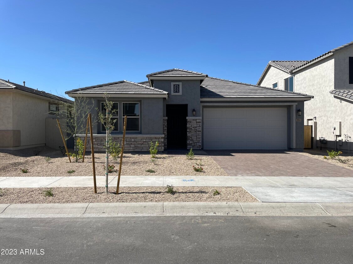 1956 W Sierra Sunset Trail, Phoenix, AZ 85085 House Rental in Phoenix