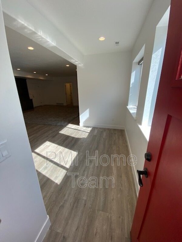 Foto del edificio - 1284 Mary Ln