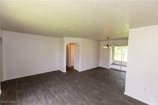 Foto del edificio - 365 Skylark Ln NW
