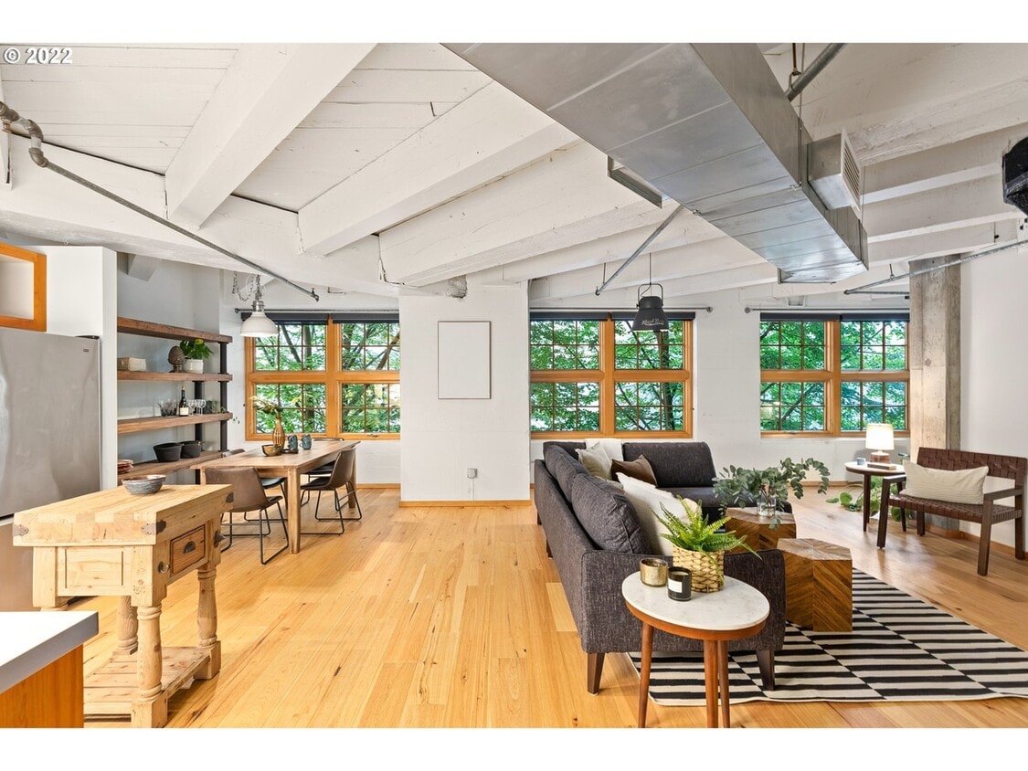 Foto principal - 1420 NW Lovejoy St