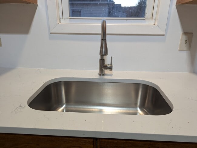 Photo - 6tj 2nd Floor House