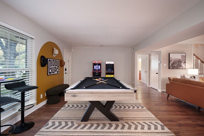 Foto del edificio - 11610 Intrigue Dr