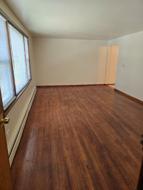 Building Photo - 1323 W Garfield Blvd