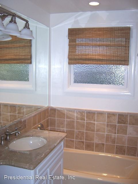 Building Photo - 2 br, 1 bath House - 2404 Palm Ave