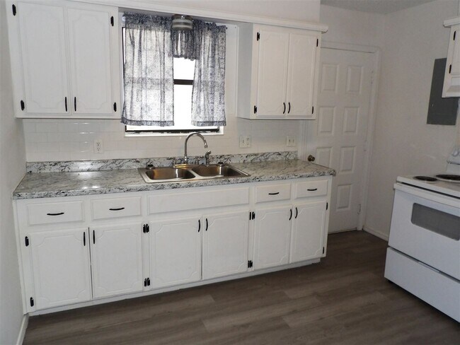 Foto del edificio - 603 SW Garfield Ave