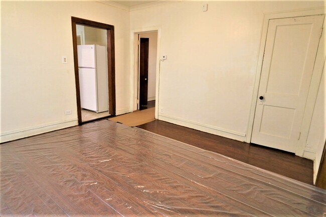 Building Photo - 12036 S Perry Ave