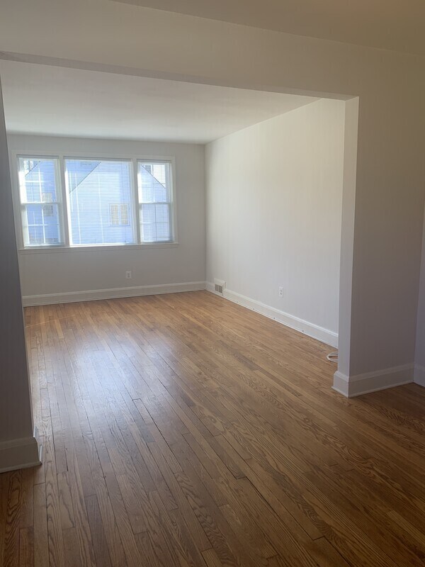 Foto del edificio - 8025 Bradshaw Rd