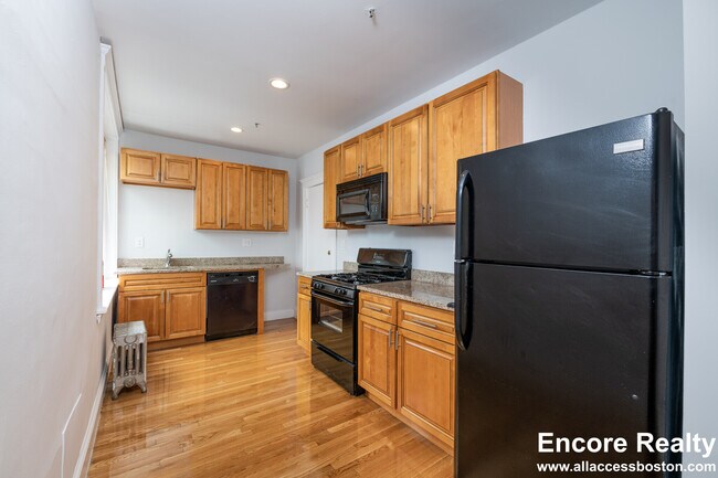 Building Photo - 286 Chestnut Hill Ave