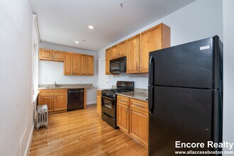 Building Photo - 286 Chestnut Hill Ave