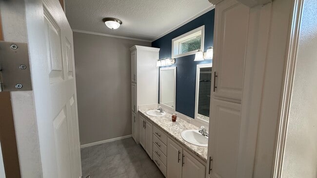 Foto del edificio - 503 BLUE GINGER Ln