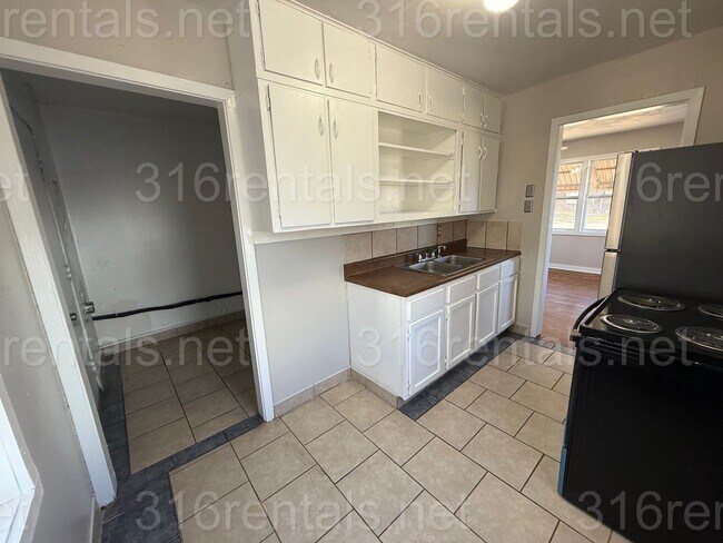 Foto del edificio - $950 - 3 bedroom / 1 bathroom - Single Family Home