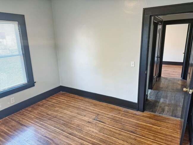 Building Photo - 89-89 Thurston Rd