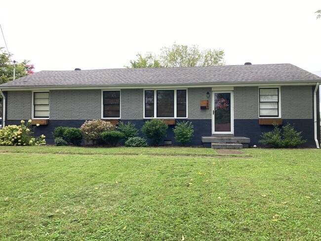 Foto del edificio - Cute Ranch Home in South Nashville, 3 Bedr...